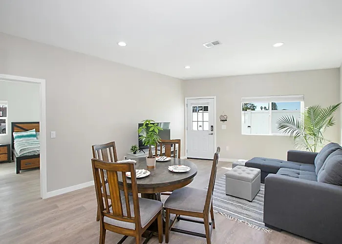 Family Friendly Newly Built San Diego Home!
