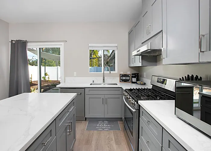 Family Friendly Newly Built San Diego Home!